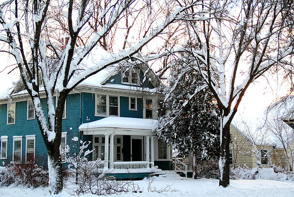 NE Postcard looking winter house